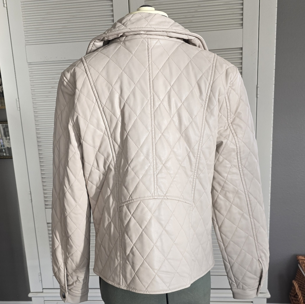 Simply Vera Vera Wang | Quilted Beige Faux Leather Jacket - Picture 5 of 10